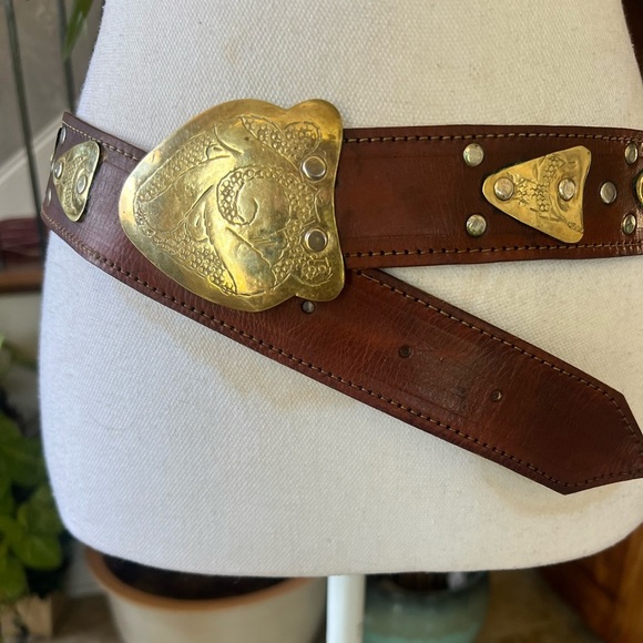 Leather and Brass ladies dress belt, preowned very good cond made in Morocco
